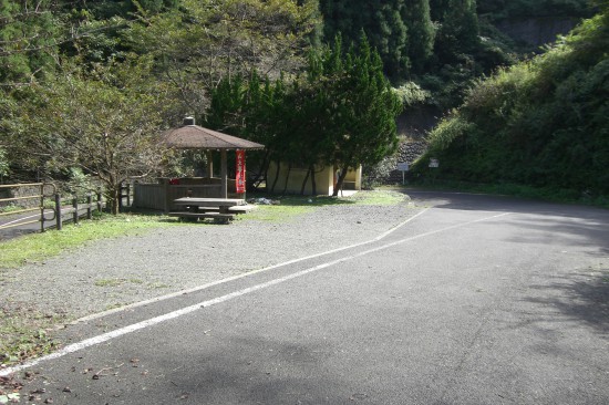 登山口前の遍路小屋