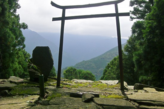 星ガ森　残念ながら石鎚山は雲の中