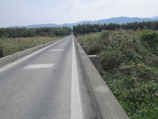 ここが楽しみにしていた吉野川？水がないぞ？？