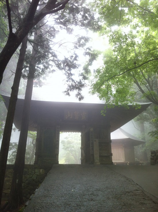 鶴林寺の山門