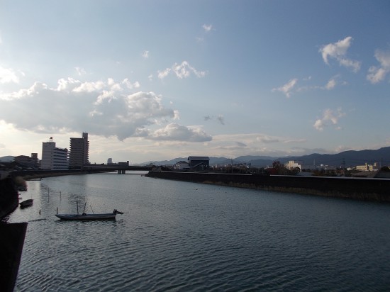 15:30舟入川から高知市内を望む。南国といえど、この季節は、暮れるのが早い。