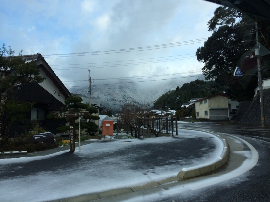 仏木寺から歯切峠の積雪