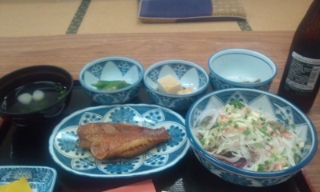 高知屋さんの夕食。