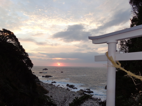 太平洋から昇る朝日に感動