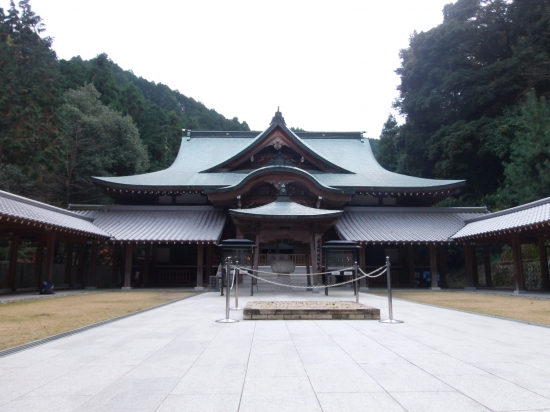 64番霊場「前神寺」本堂。