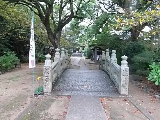 海岸寺大師堂境内、夕暮れなので誰もいません。