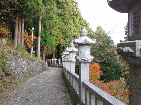 焼山寺参道、駐車場方向を見ました。