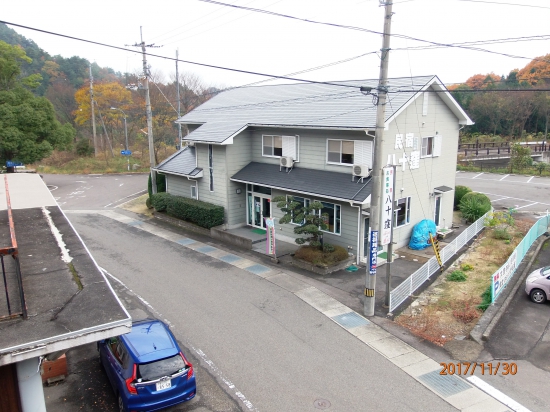 大窪寺の門前にある八十窪旅館、前回の遍路時は2階の向かって右側の部屋に宿泊しました。