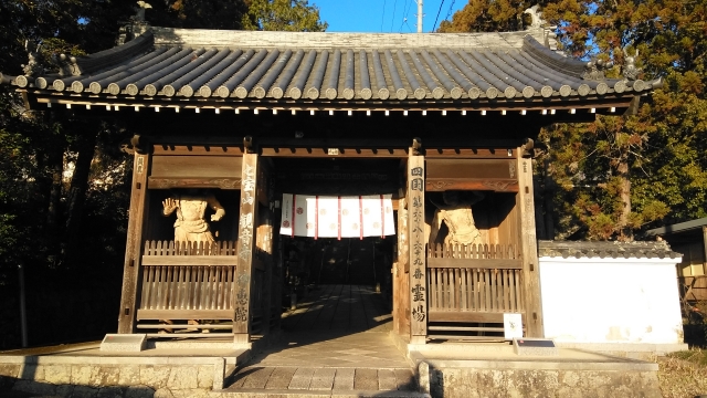 観音寺、神恵院の山門