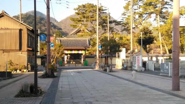 75番善通寺山門