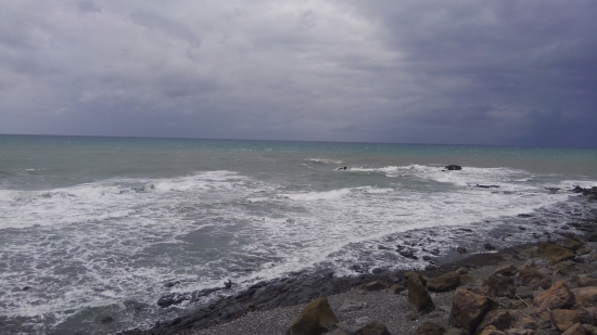 台風の海