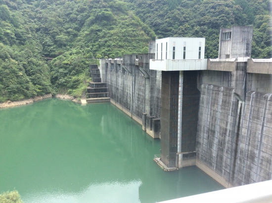 中節川ダム  此処で泳げたら最高なんだが…