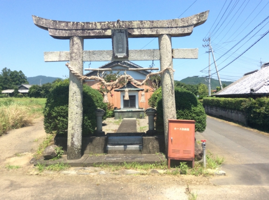 篠山神社の第一鳥居  一本松の札掛   