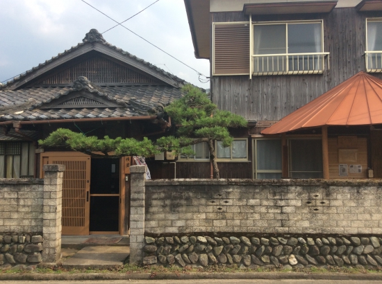 お遍路ハウス「横屋」 遍路小屋55号休憩所隣接