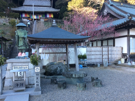 平等寺の手水舎