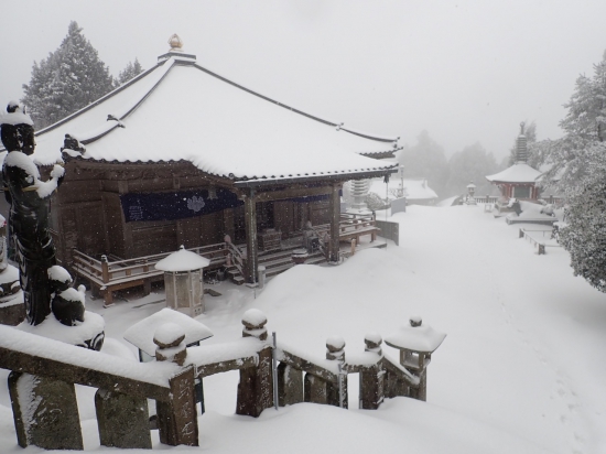 大師堂も 雪の中