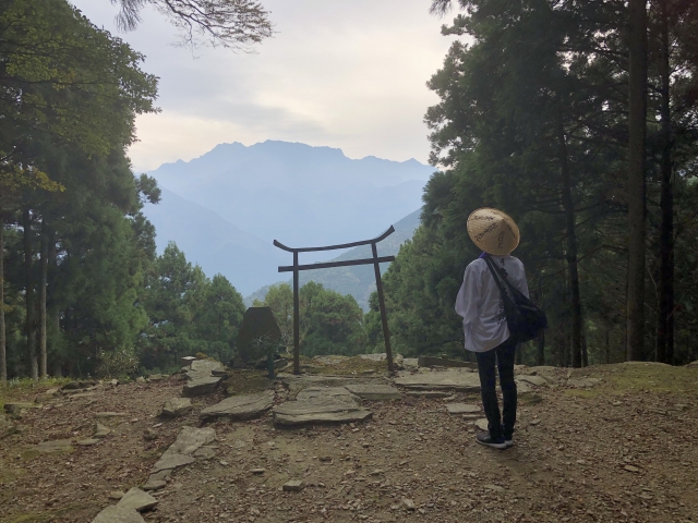 奥の院  星が森  黄昏る…