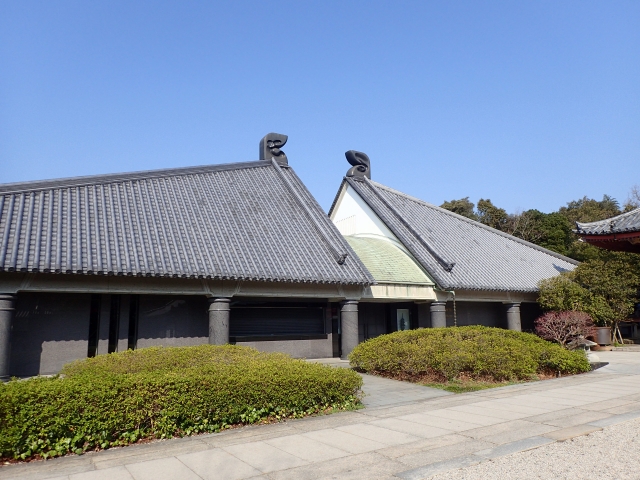 屋島寺の宝物館です