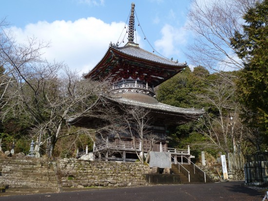 8番札所熊谷寺の多宝塔