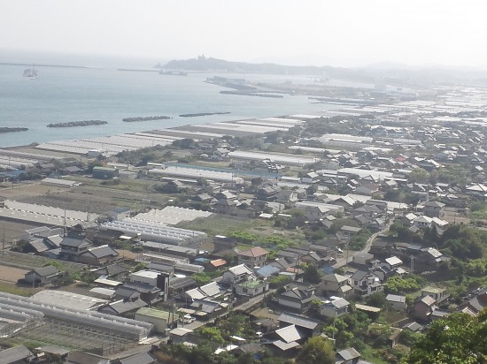 明日進む方向の高知港