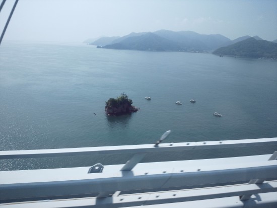 しまなみライナーより　瀬戸内海の風景