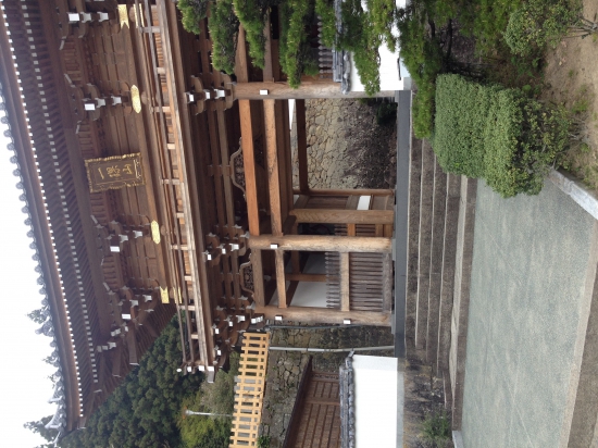仏木寺にもたくさんの車遍路さんが来ていた。お接待所のみなさん、温かいお茶とお菓子を、ありがとうございました。