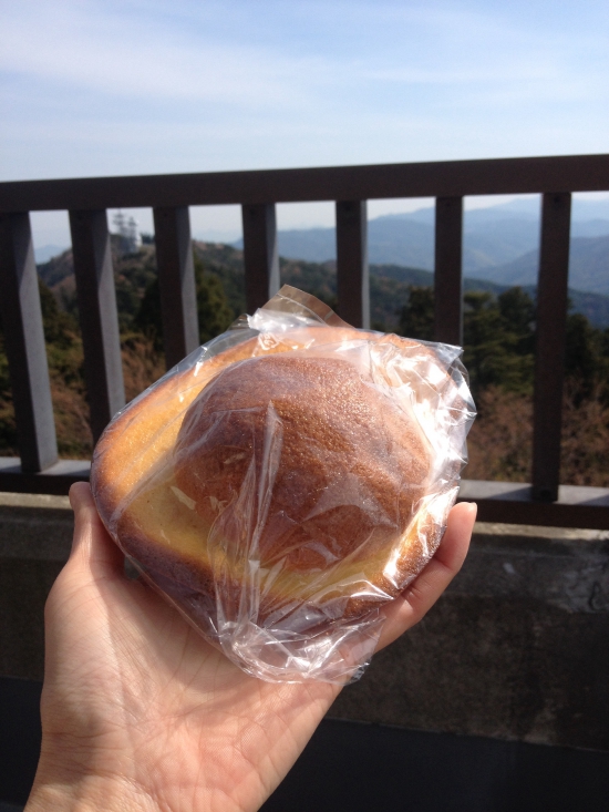 帽子パン越しに見る絶景。帽子パン♪帽子パン♪