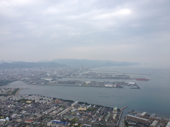 屋島寺からの景色。随分高いところまで上ってきたのだと、驚きました。