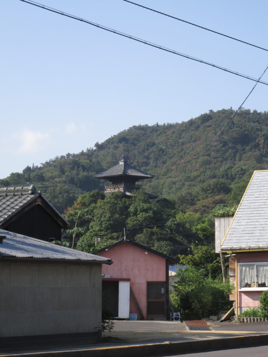 あそこに大師堂がたぶんあります。