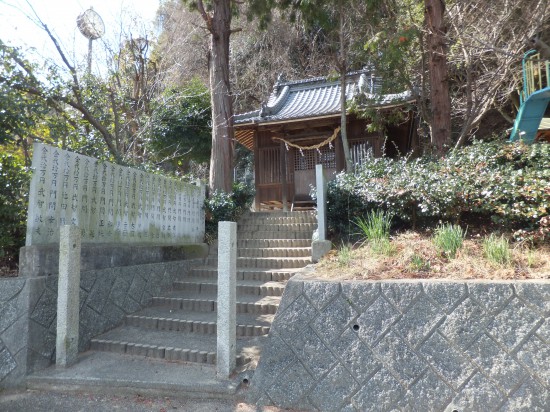 遍路道沿いの神社です。たまにココで遍路さんが野宿されているそうです。こな辺に住んでる同級生に、前日聞きました。