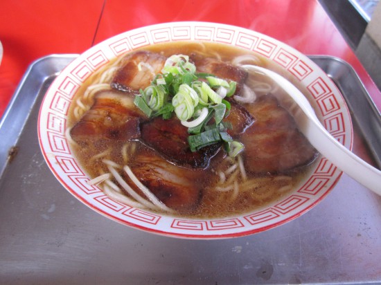 お大師さん(先輩)のラーメンです。