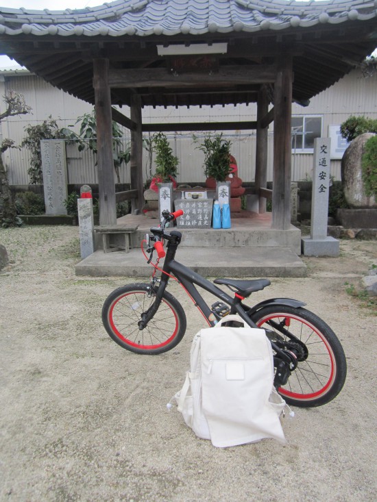 お好み焼き屋、しまってたのでそのままいつものルートへ