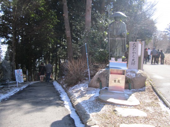 天気良くなってだいぶ雪とけました。