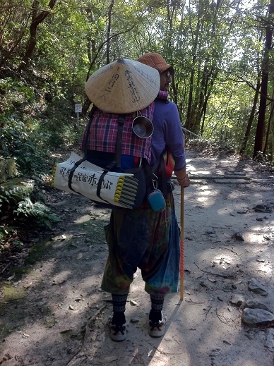 弥谷寺で出会ったびとけさん、歩きお遍路のブログをアップしています。