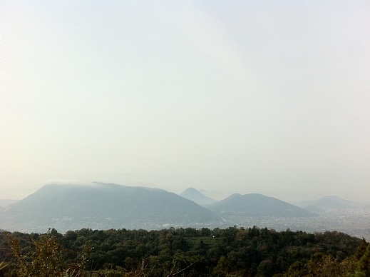 白峯時、根香寺間の道は展望がいいです。