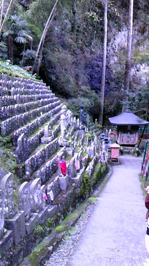 岩屋寺のお地蔵様 水子供養の洞窟は神秘的でした