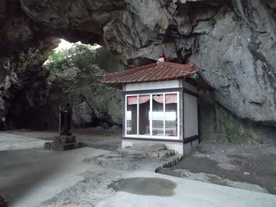 大山崎岬の地蔵堂
