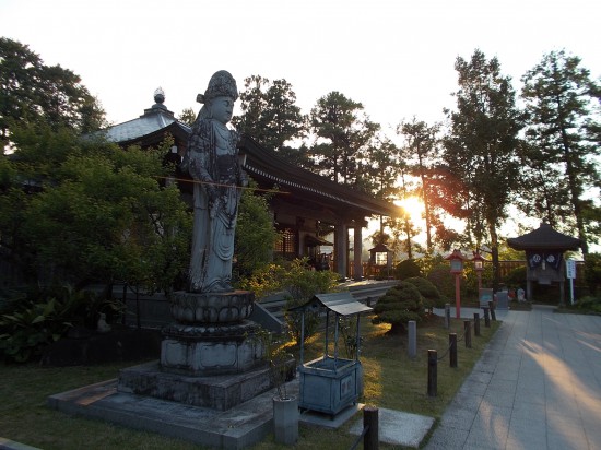 早朝６時頃の観自在寺境内。