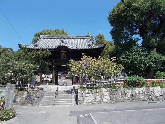 11:40第49番浄土寺の参道に入った。