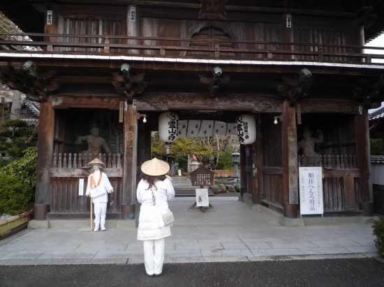 静かな霊山寺