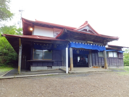 奥前神寺に到着。 お山開きの時以外は、閉まっているので、ちょっとした達成感。