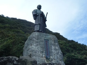 そういえば、中岡慎太郎 像もこんなに近くで見たのは初めてだ。