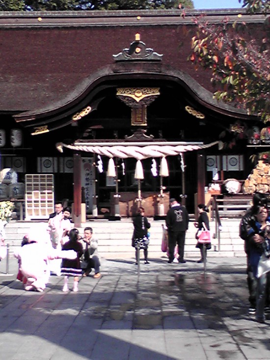 七五三で賑わう田村神社