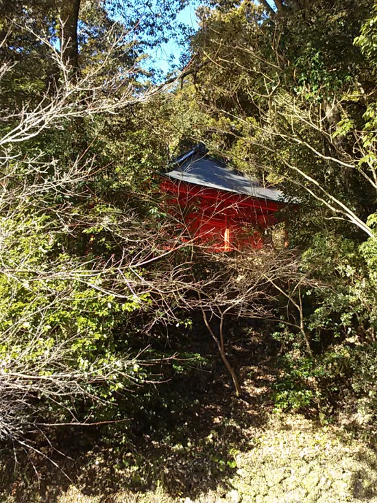 毘沙門堂（29番奥の院）大師が自作の毘沙門天を祀ったとされる。