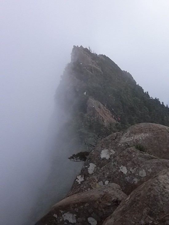 天狗岳に挑戦中の他の登山者が滑落して大変だったみたいです。