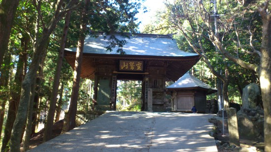 第２０番「鶴林寺」の山門