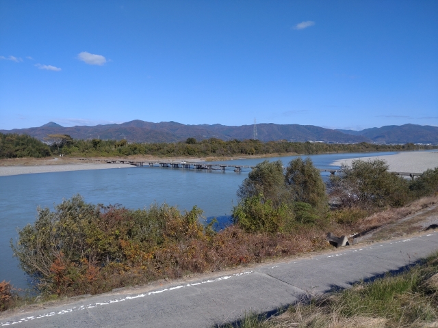 川島潜水橋