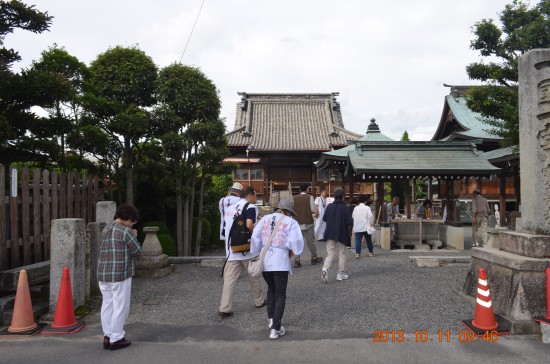 向かって、左側に旧本堂があり、太子堂が本堂に、その横に新太子堂