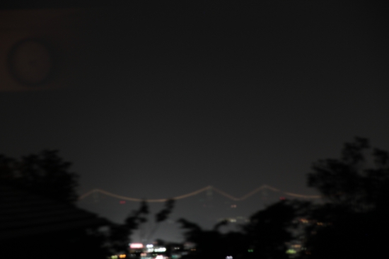 奥に連なっているのがしまなみ海道の橋の照明