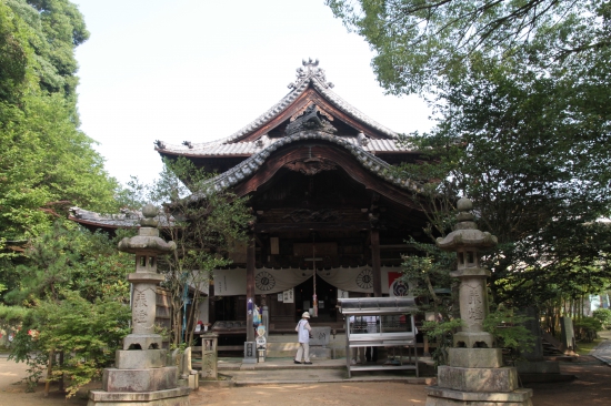 仙遊寺本堂です　ご本尊は飛鳥時代の作で非常に古いものです。